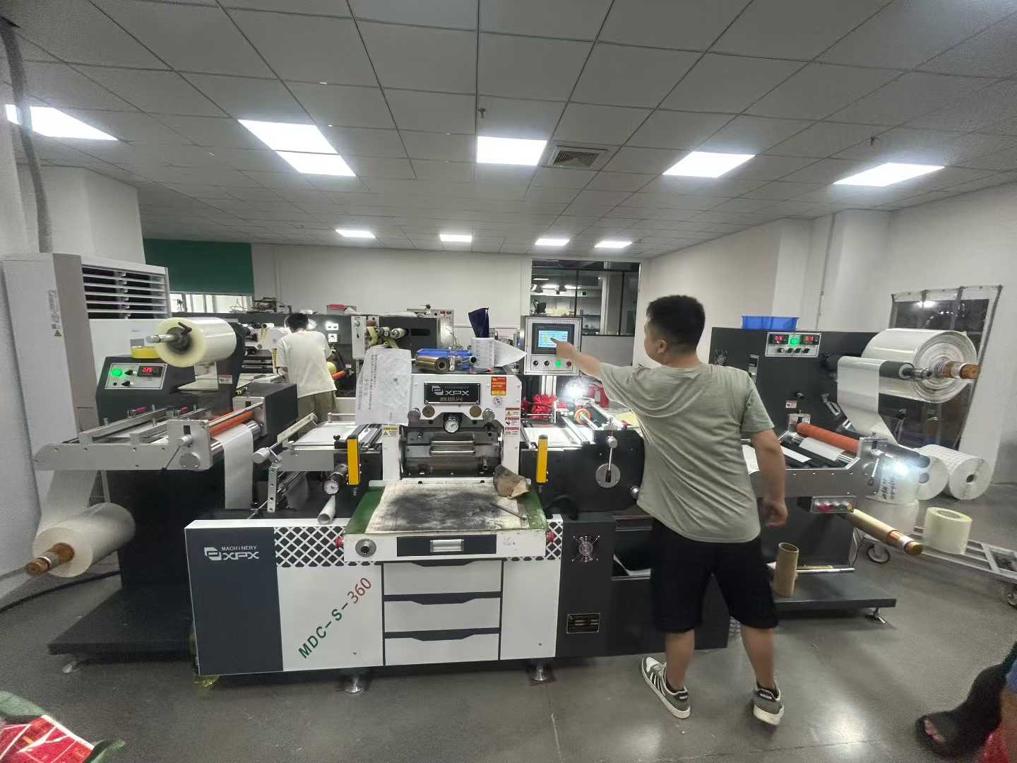 不干胶标签模切常见问题|溢胶、排废与异形标签